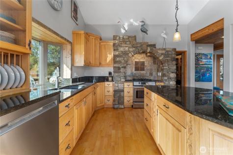 1995 Lakeshore Drive Manson WA 98831