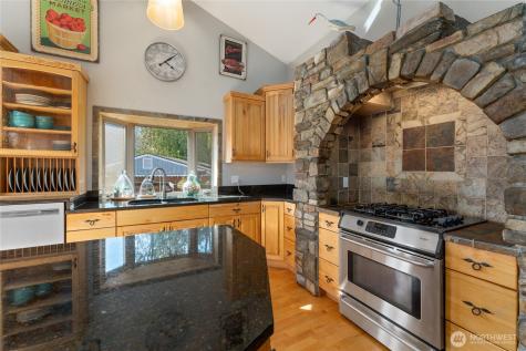 1995 Lakeshore Drive Manson WA 98831