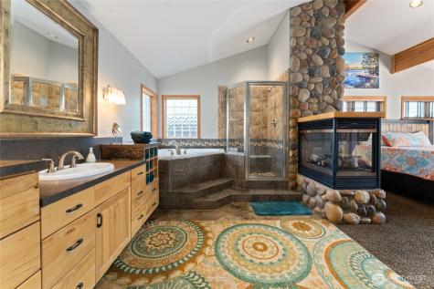 1995 Lakeshore Drive Manson WA 98831