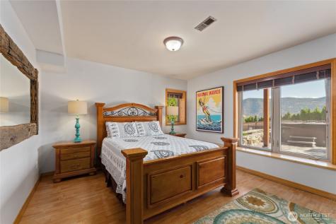 1995 Lakeshore Drive Manson WA 98831
