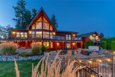 1995 Lakeshore Drive Manson WA 98831