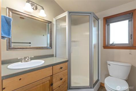 1995 Lakeshore Drive Manson WA 98831