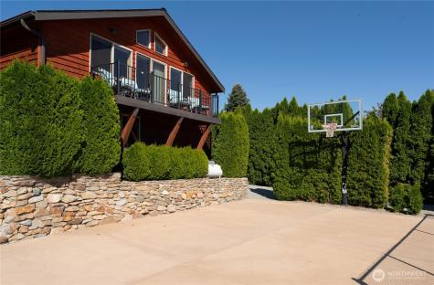 1995 Lakeshore Drive Manson WA 98831