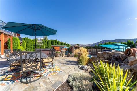 1995 Lakeshore Drive Manson WA 98831