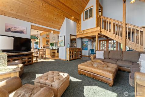 1995 Lakeshore Drive Manson WA 98831