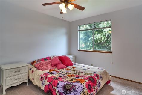 1404 S 290th Place Federal Way WA 98003