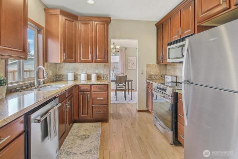 21834 SE 265th Way Maple Valley WA 98038