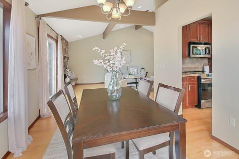 21834 SE 265th Way Maple Valley WA 98038