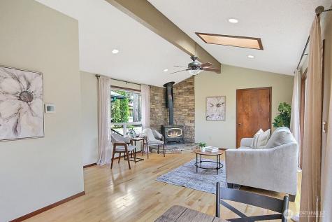 21834 SE 265th Way Maple Valley WA 98038
