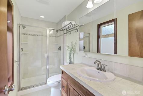 21834 SE 265th Way Maple Valley WA 98038