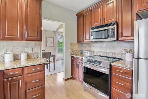 21834 SE 265th Way Maple Valley WA 98038