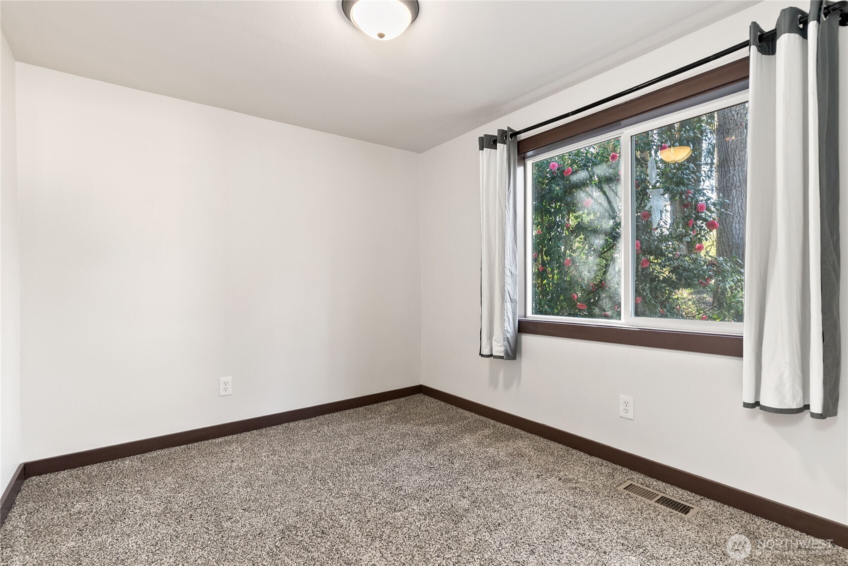 8726 Fruitland Avenue E Puyallup WA 98371