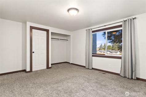 8726 Fruitland Avenue E Puyallup WA 98371