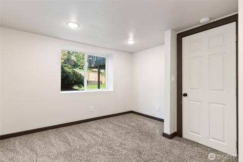 8726 Fruitland Avenue E Puyallup WA 98371