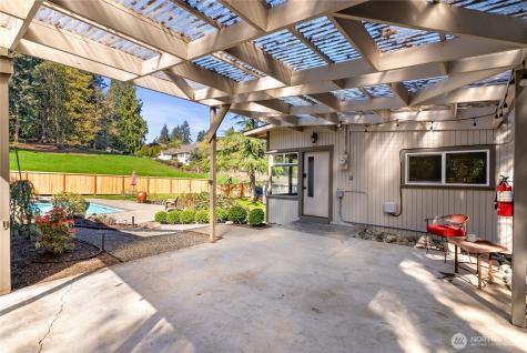 8726 Fruitland Avenue E Puyallup WA 98371
