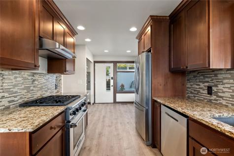 8726 Fruitland Avenue E Puyallup WA 98371
