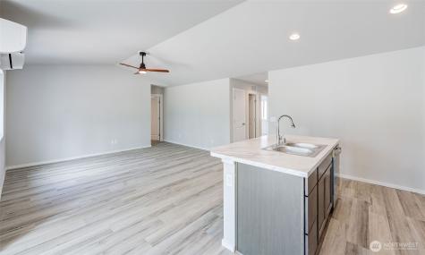 615 N Oak Street Tieton WA 98947