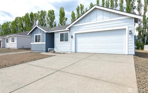 615 N Oak Street Tieton WA 98947
