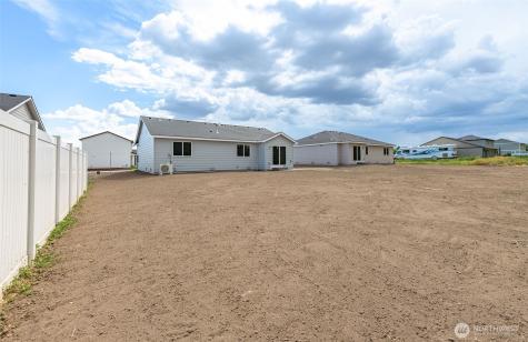 615 N Oak Street Tieton WA 98947
