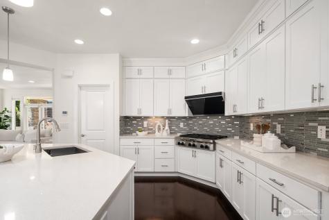 1270 Pine Crest Circle NE Issaquah WA 98029