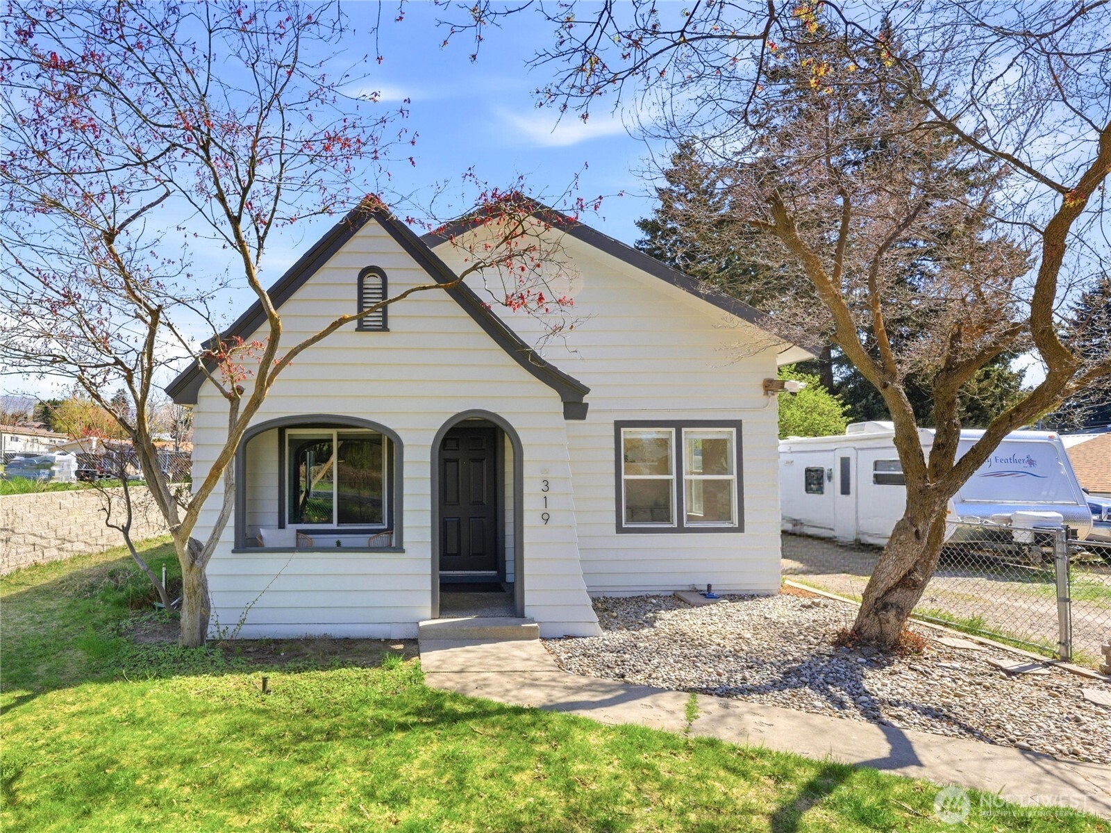 319 N Keller Avenue East Wenatchee WA 98802