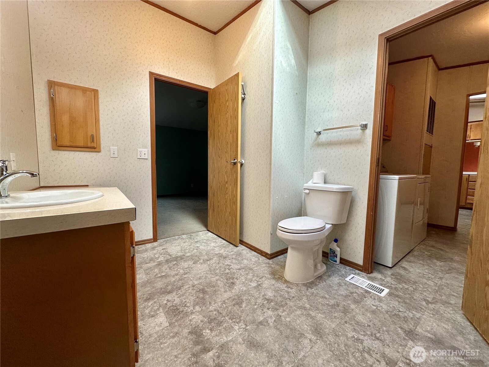 61 Simmons Street Sekiu WA 98381