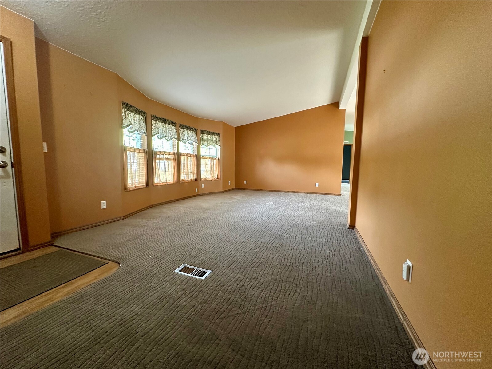 61 Simmons Street Sekiu WA 98381