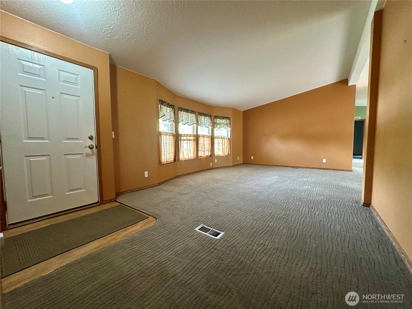 61 Simmons Street Sekiu WA 98381