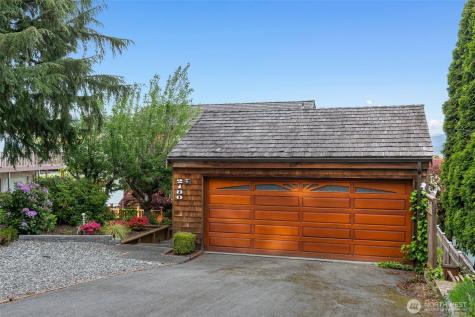 2180 Cove Drive Oak Harbor WA 98277