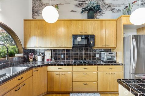 2180 Cove Drive Oak Harbor WA 98277