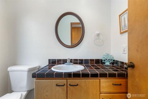 2180 Cove Drive Oak Harbor WA 98277