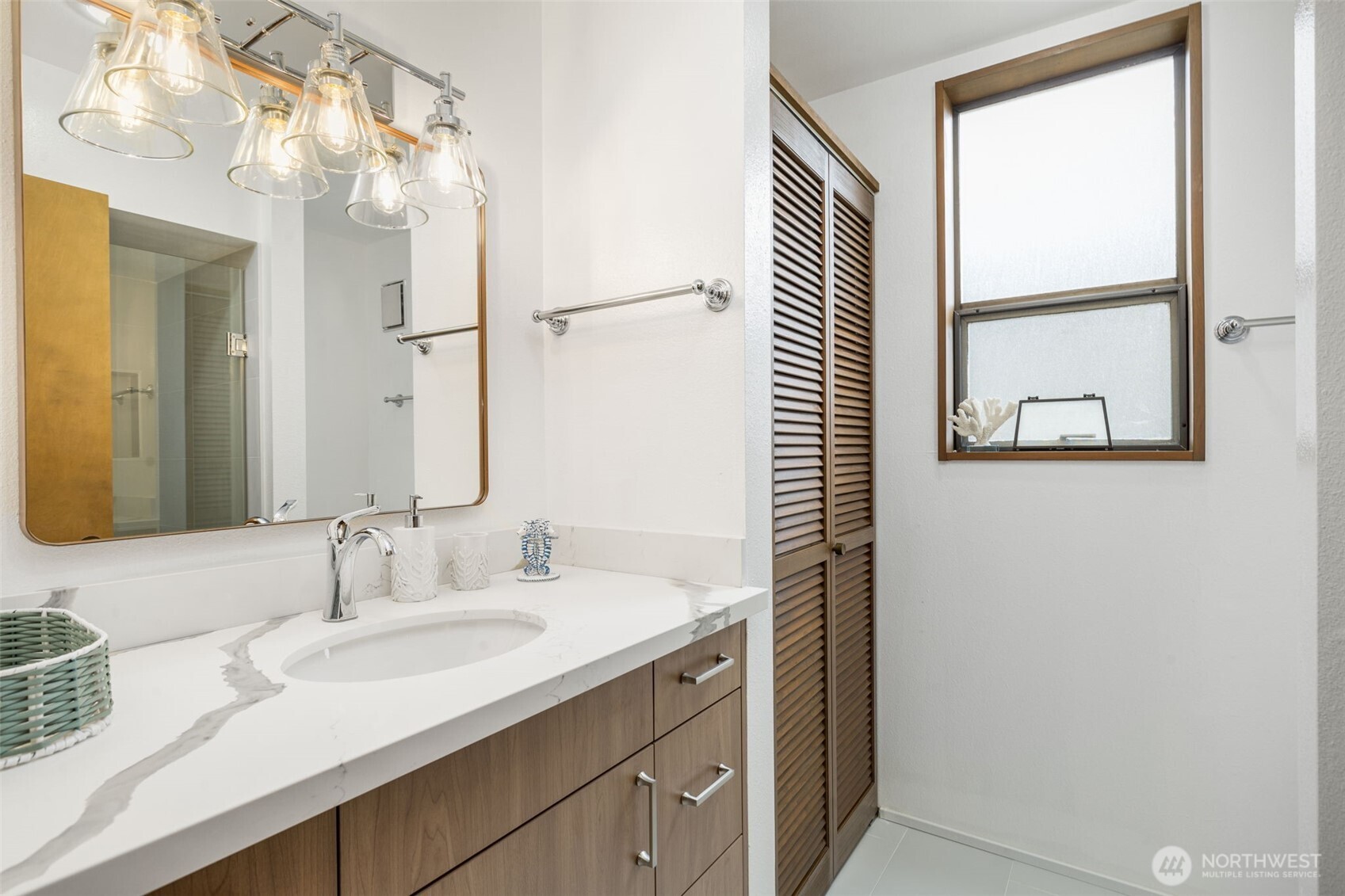 2180 Cove Drive Oak Harbor WA 98277