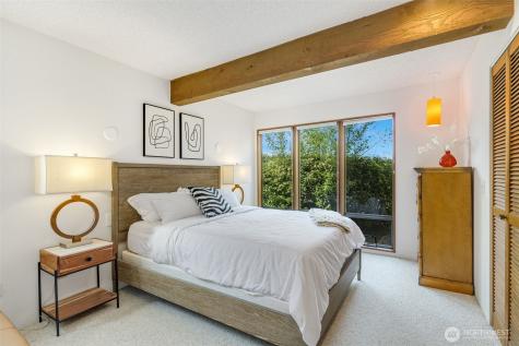 2180 Cove Drive Oak Harbor WA 98277