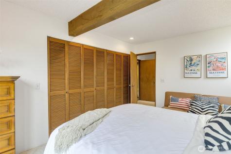 2180 Cove Drive Oak Harbor WA 98277