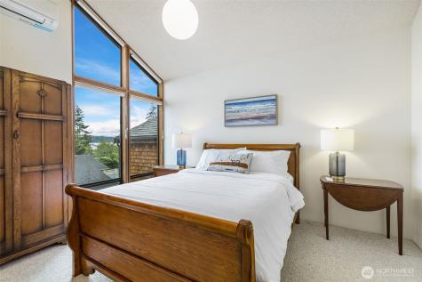 2180 Cove Drive Oak Harbor WA 98277