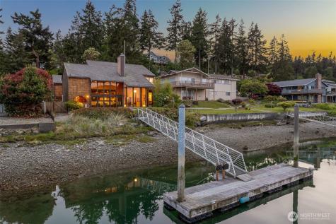 2180 Cove Drive Oak Harbor WA 98277