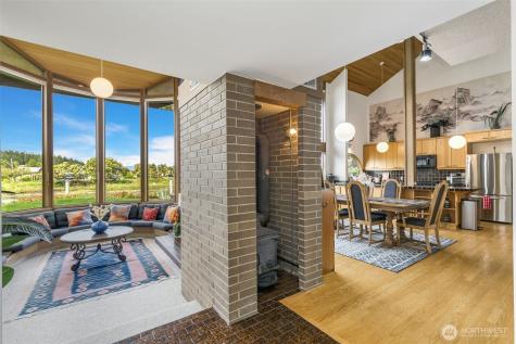 2180 Cove Drive Oak Harbor WA 98277
