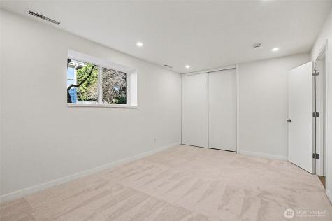 6560 W Mercer Way Mercer Island WA 98040