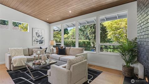 6560 W Mercer Way Mercer Island WA 98040