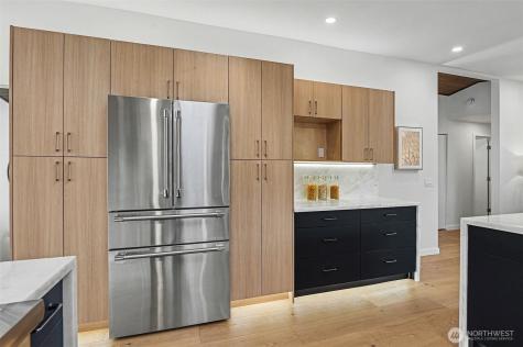 6560 W Mercer Way Mercer Island WA 98040