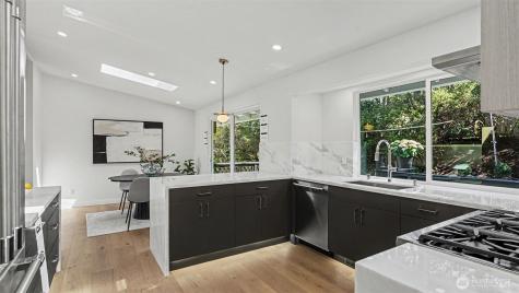 6560 W Mercer Way Mercer Island WA 98040
