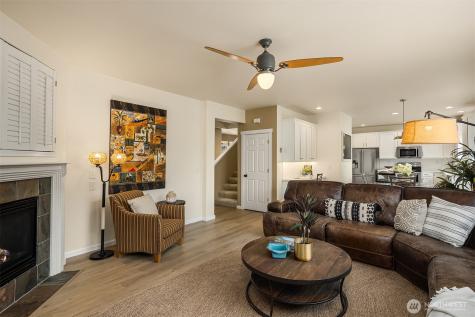526 Rosario Avenue NE Renton WA 98059