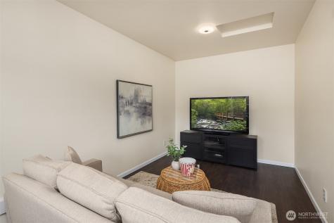 526 Rosario Avenue NE Renton WA 98059