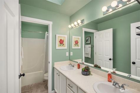 526 Rosario Avenue NE Renton WA 98059