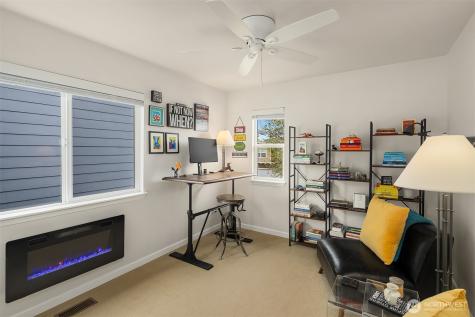 526 Rosario Avenue NE Renton WA 98059
