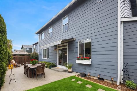 526 Rosario Avenue NE Renton WA 98059