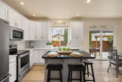 526 Rosario Avenue NE Renton WA 98059