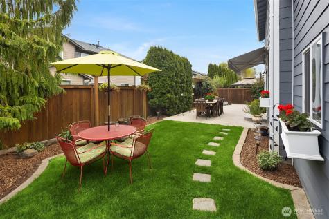 526 Rosario Avenue NE Renton WA 98059