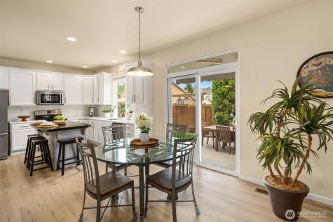 526 Rosario Avenue NE Renton WA 98059