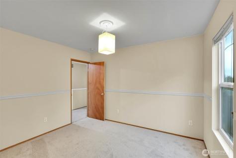 831 SW 364th Place Federal Way WA 98023